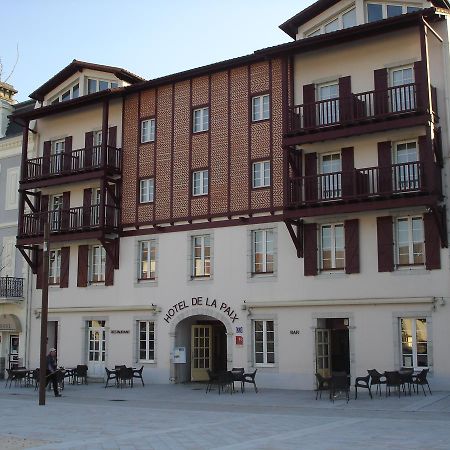 Hotel-Restaurant De La Paix Saint-Palais  ภายนอก รูปภาพ