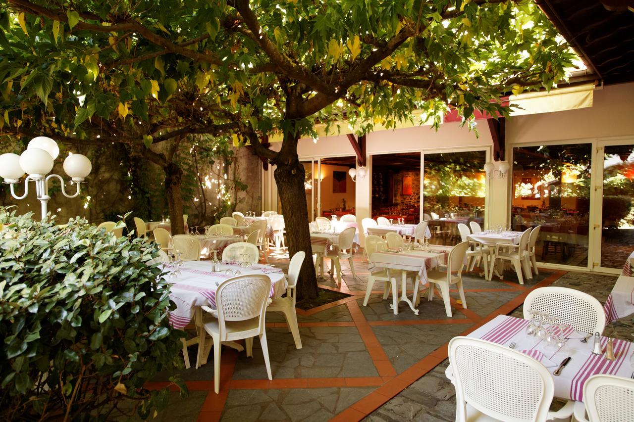 Hotel-Restaurant De La Paix Saint-Palais  ภายนอก รูปภาพ