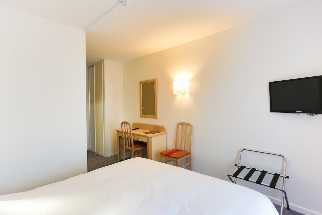 Hotel-Restaurant De La Paix Saint-Palais  ภายนอก รูปภาพ