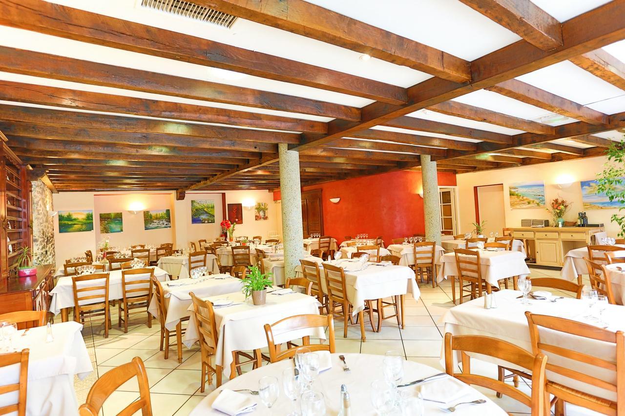 Hotel-Restaurant De La Paix Saint-Palais  ภายนอก รูปภาพ