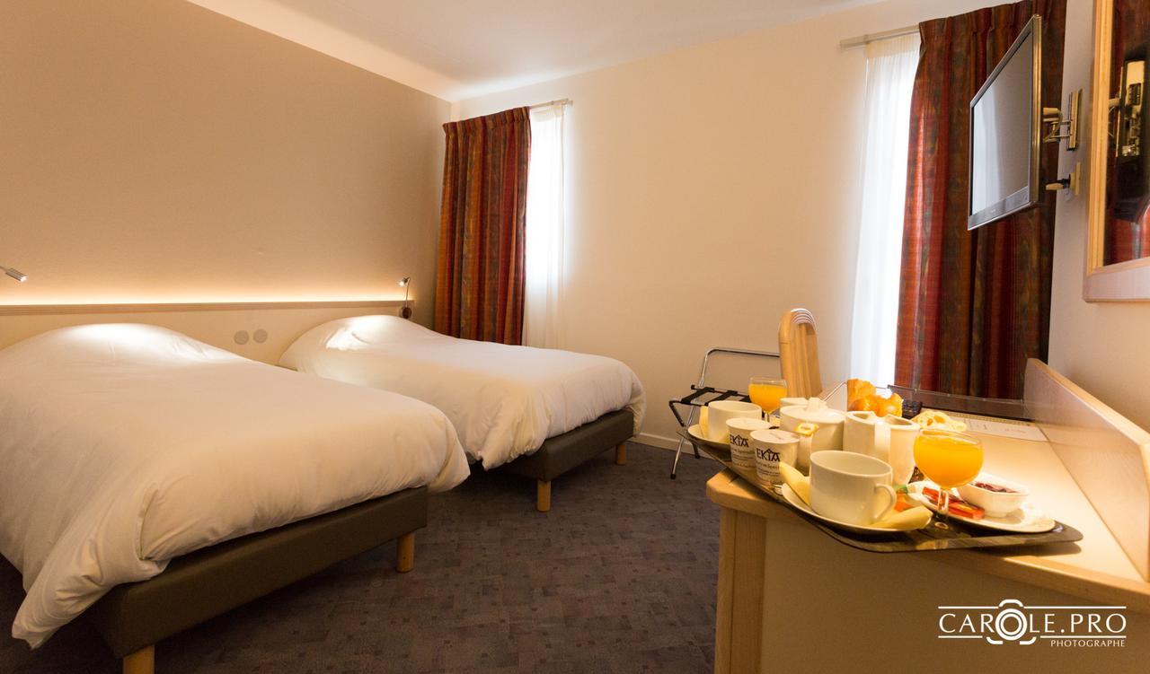 Hotel-Restaurant De La Paix Saint-Palais  ภายนอก รูปภาพ