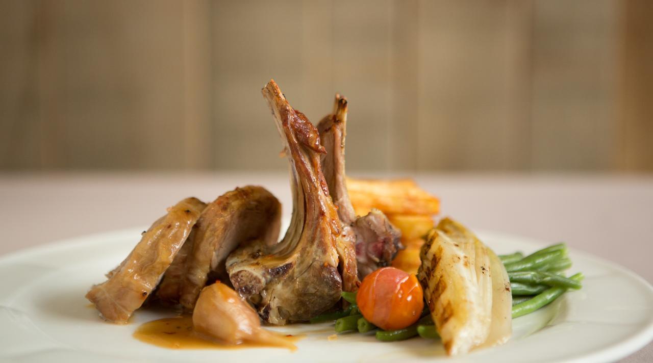 Hotel-Restaurant De La Paix Saint-Palais  ภายนอก รูปภาพ