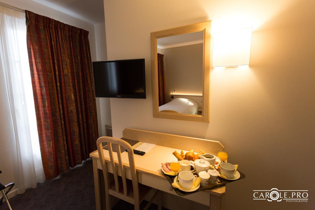Hotel-Restaurant De La Paix Saint-Palais  ภายนอก รูปภาพ