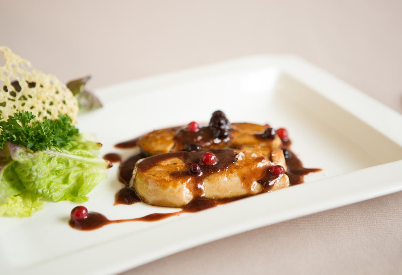 Hotel-Restaurant De La Paix Saint-Palais  ภายนอก รูปภาพ